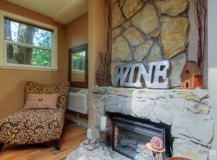 8645 Mirabel Rd, Forestville, CA 95436