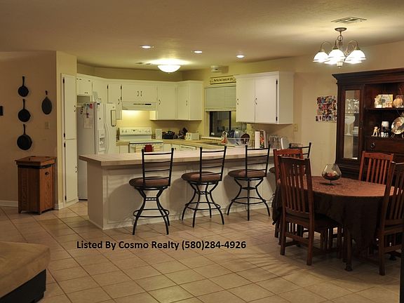 3rd image of 3602 NE Montfort Dr