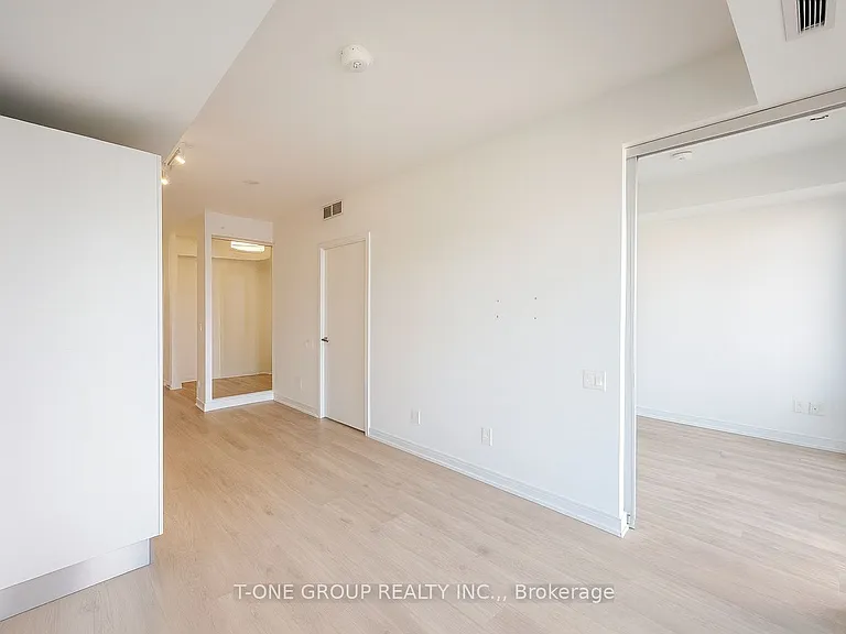 3 Gloucester St #2511 — Photo 5