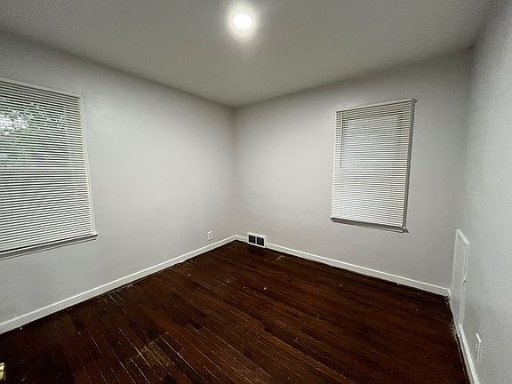 5th image of 10974 Worden St