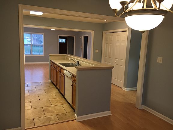5th image of 131 Shanks Mill Dr