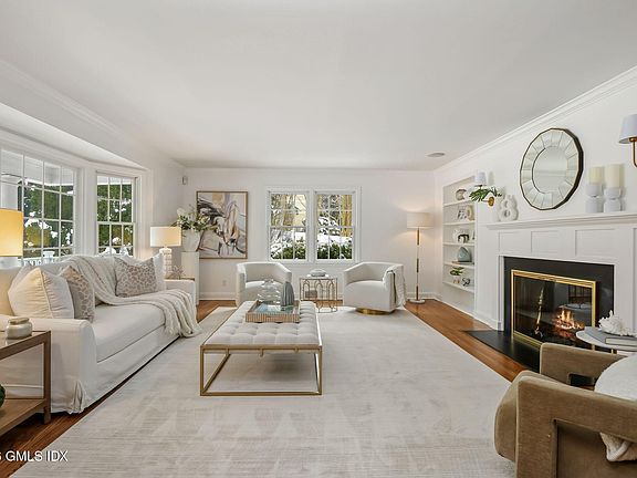 3rd image of 10 Verona Dr