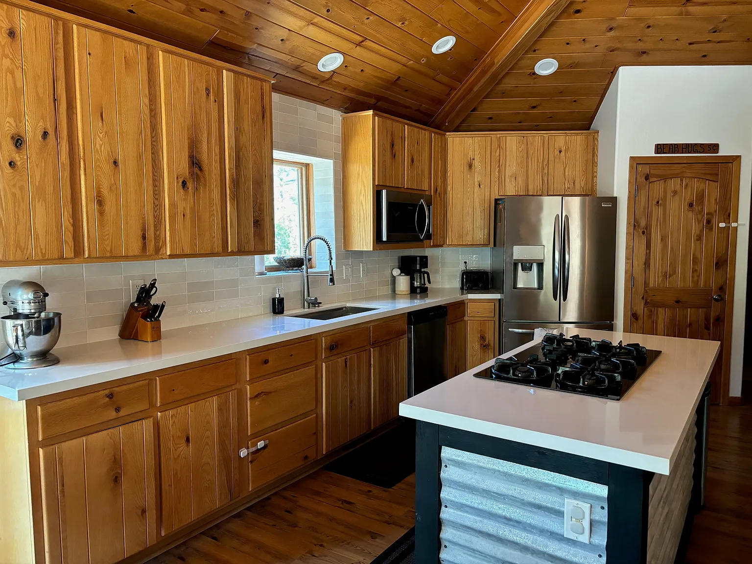 3 bed, 2205 sqft, $3,000 — Photo 4