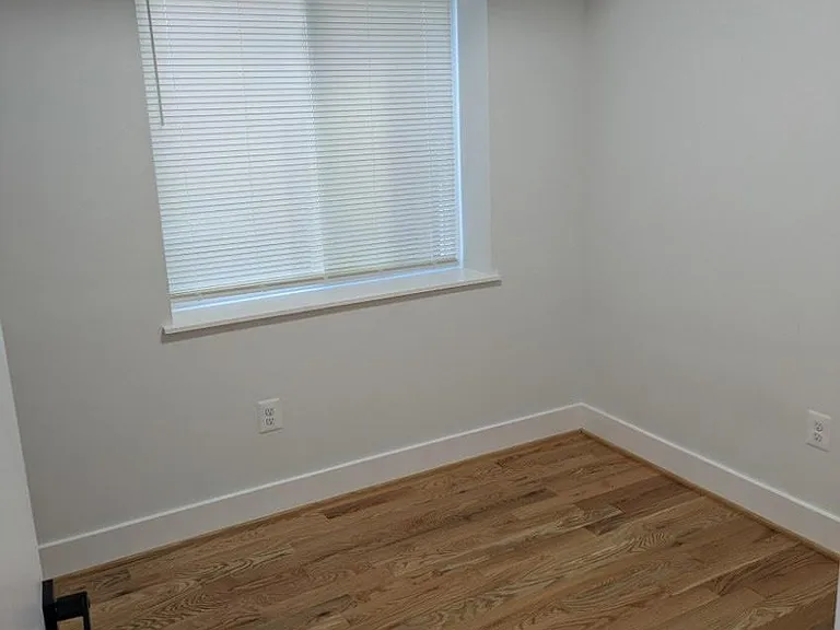 329 Delafield Pl NW — Photo 9