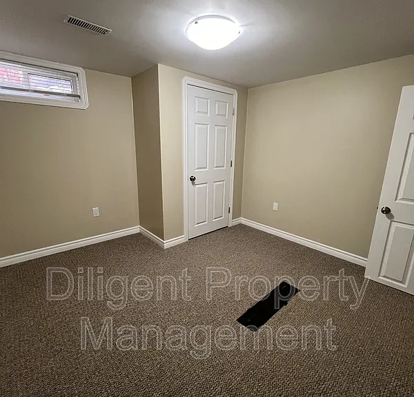 596 Garside Dr — Photo 22