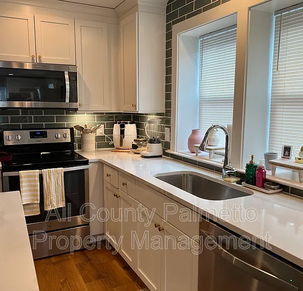 278 Ashley Ave — Photo 2