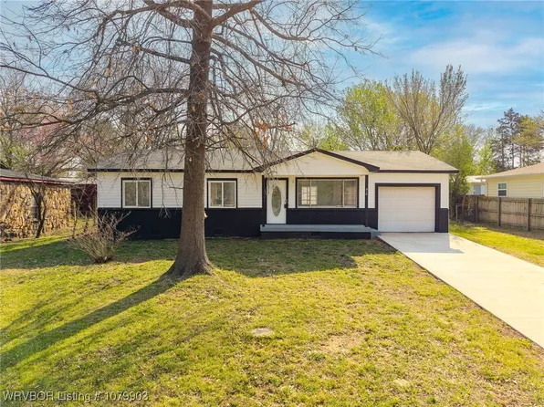 810 Highland St, Van Buren, AR 72956