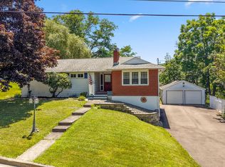 4 Bowen Ln, Apalachin, NY 13732
