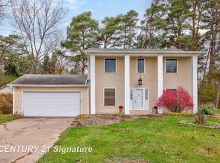 8951 Highland Dr, Freeland, MI 48623