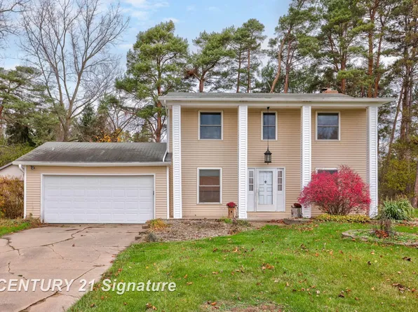 8951 Highland Dr, Freeland, MI 48623