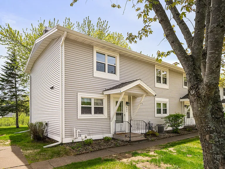 431 Kelly Cir — Photo 1