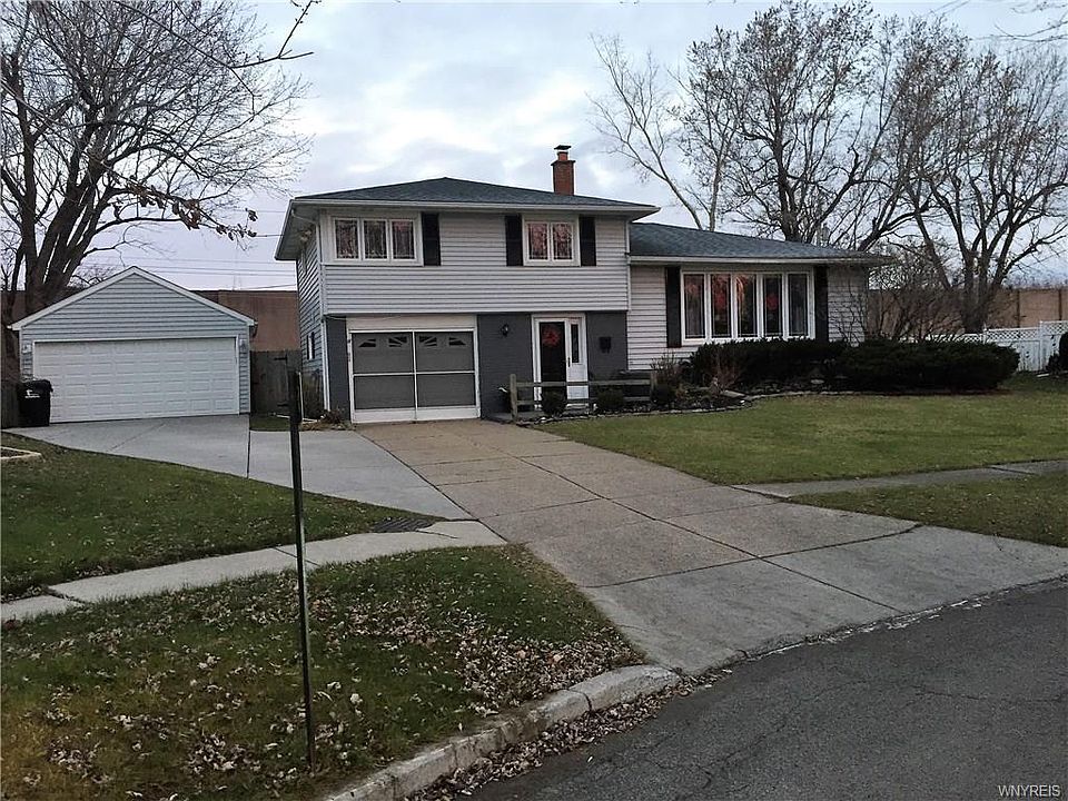 1st image of 12 Sweet Briar Ct