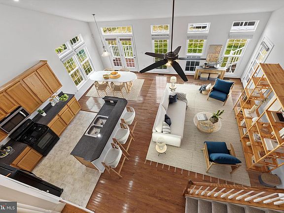 3rd image of 37889 Bayview Cir E