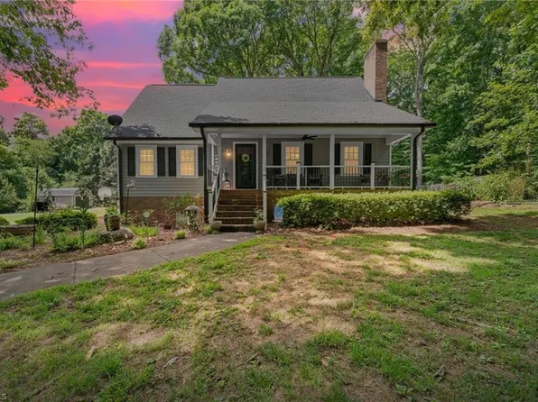5754 Stanleyville Dr, Winston Salem, NC 27105