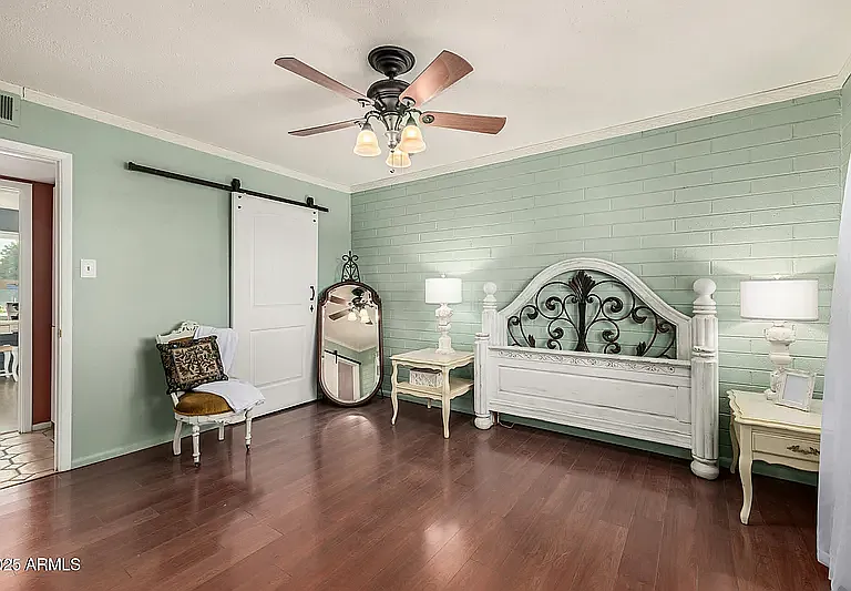 W Berridge Ln — Photo 10