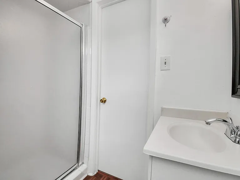 530 Westshire Dr — Photo 12