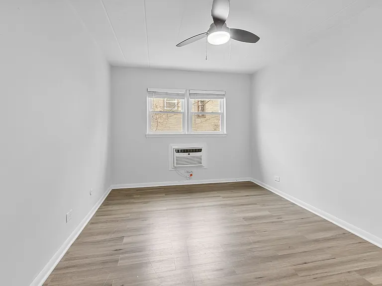 30 S Spring Ave #105 — Photo 16