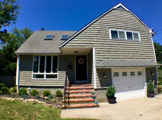 298 Roe Ave, East Patchogue, NY 11772