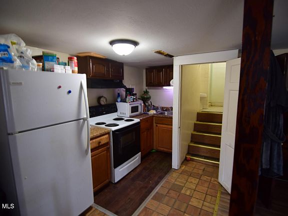 4th image of 460 Cold Spring Road