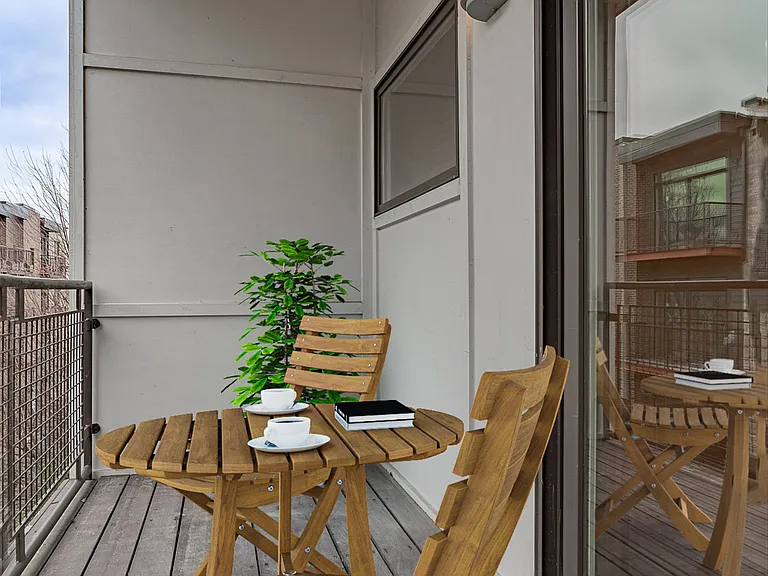 2100 Greenwood St #203 — Photo 7