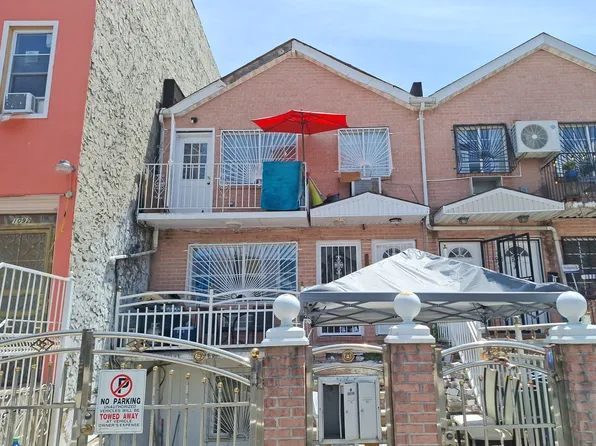 1090 Hancock Street image 2 of 4