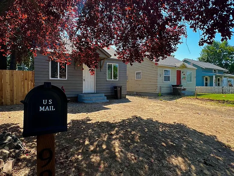 921 S 11th Ave — Photo 15