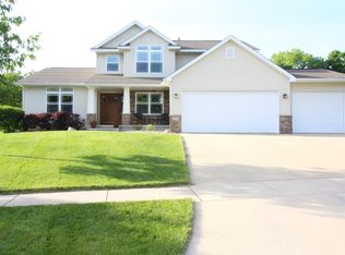 2710 Heather View Cir, Marion, IA 52302