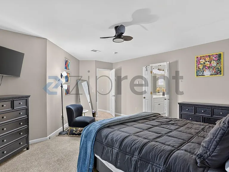 307 Hollyfax Cir — Photo 22