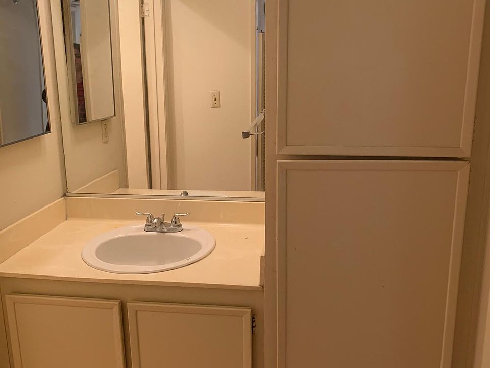 1st image of 300 N Cedar St APT 102
