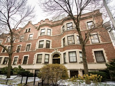 719 W Bittersweet Pl #L5, Chicago, IL, 60613