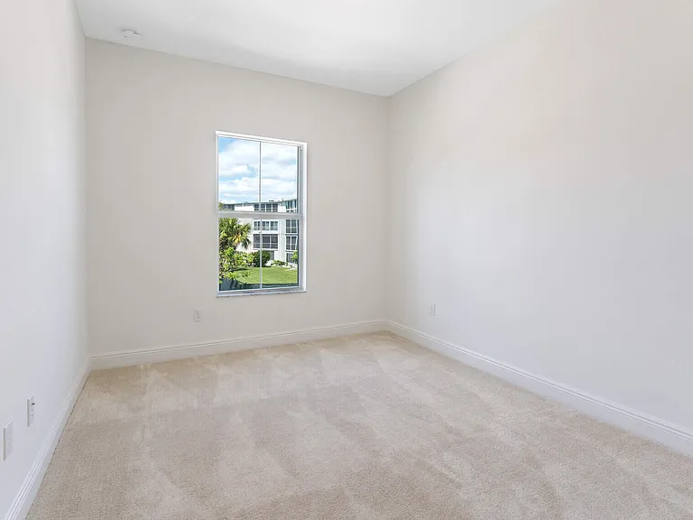 552 Sanderling Cir — Photo 14