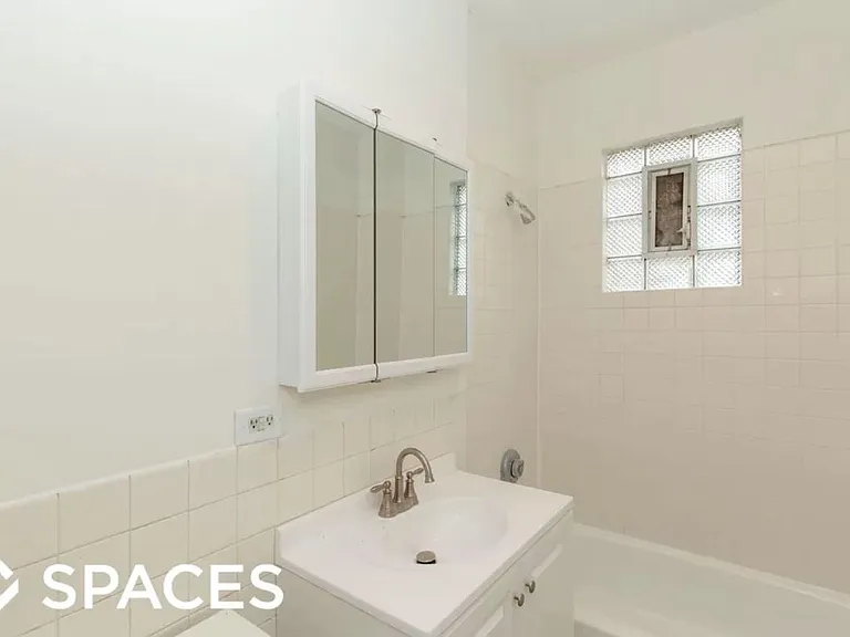 1115 W Newport Ave #1R — Photo 10
