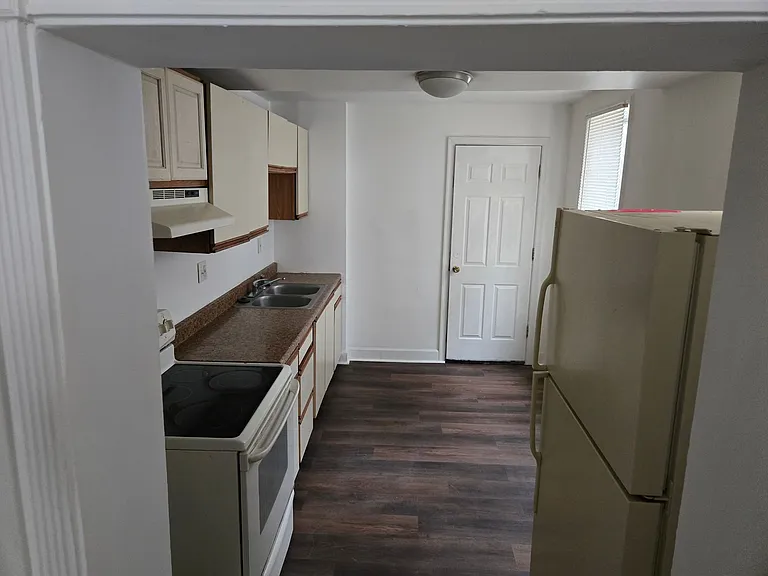 1314 W 3rd St — Photo 5