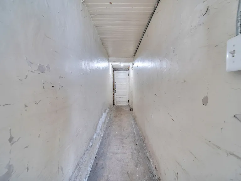 1335 W Melrose St #1R — Photo 6