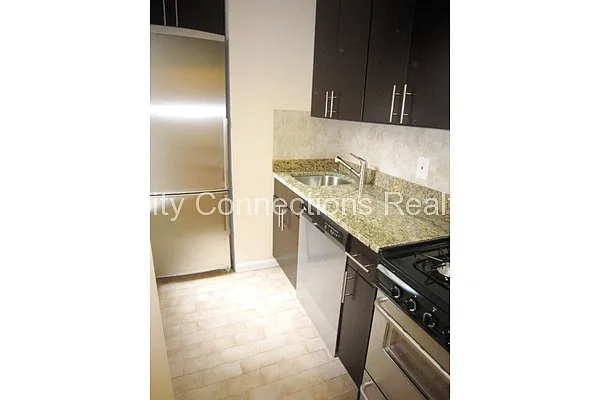 Rented by City Connections Realty | media 38