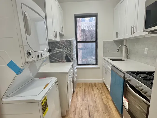 1229 1st Avenue image 1 of 9