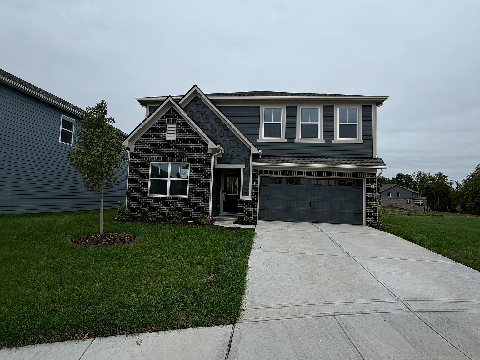 5 bed, $2,995 — Photo 2