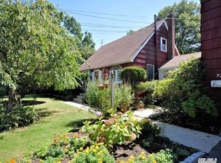 72 Shaw Ave, Islip, NY 11751