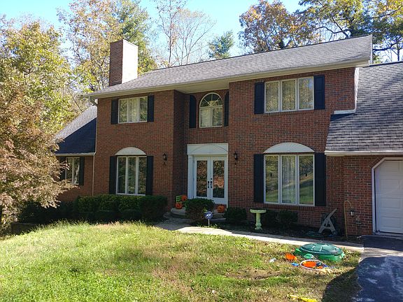 3rd image of 489 Heather Marie Dr
