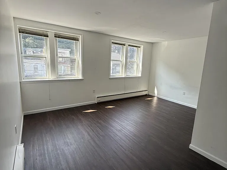 132 E Main St #3A — Photo 4