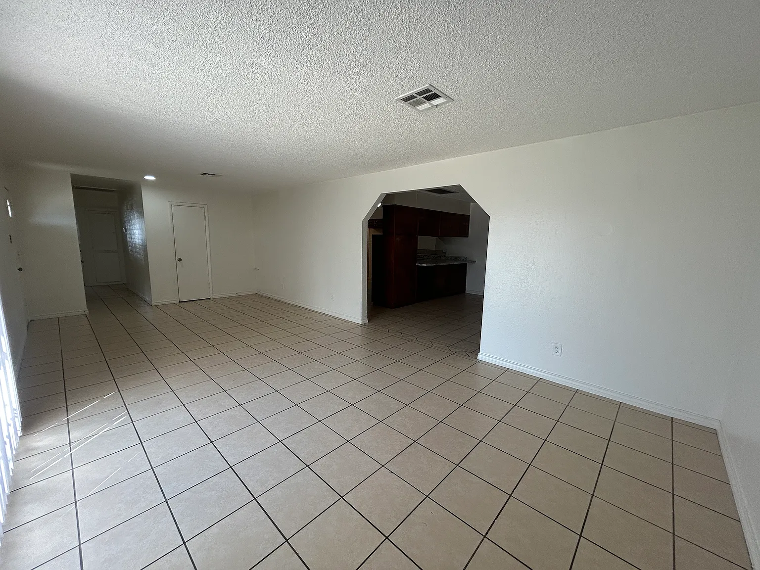 4 bed, 2.0 bath, 1706 sqft, $1,795 — Photo 4