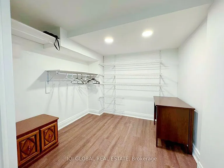 101 Gable Ave #BASEMENT — Photo 8