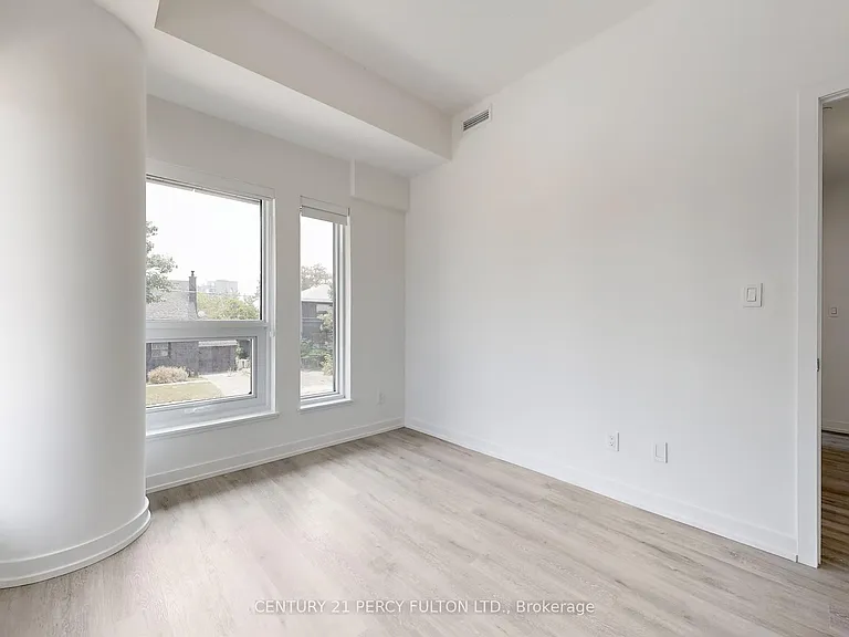 556 Marlee Ave #105 — Photo 28