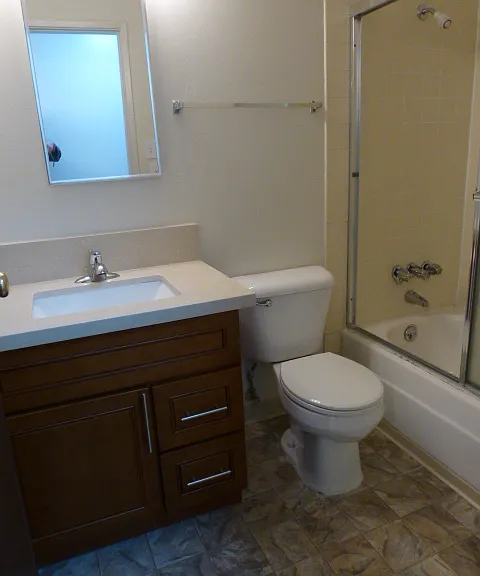 Full Shower Bath with plenty of Free Hot Water