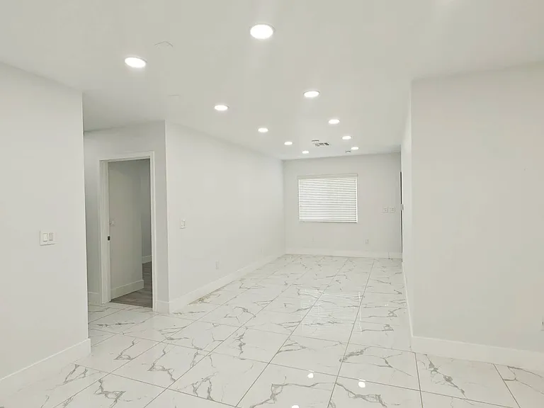 1626 Riverside Dr — Photo 16