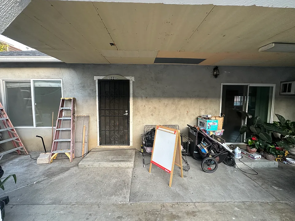1221 Coronel St #A