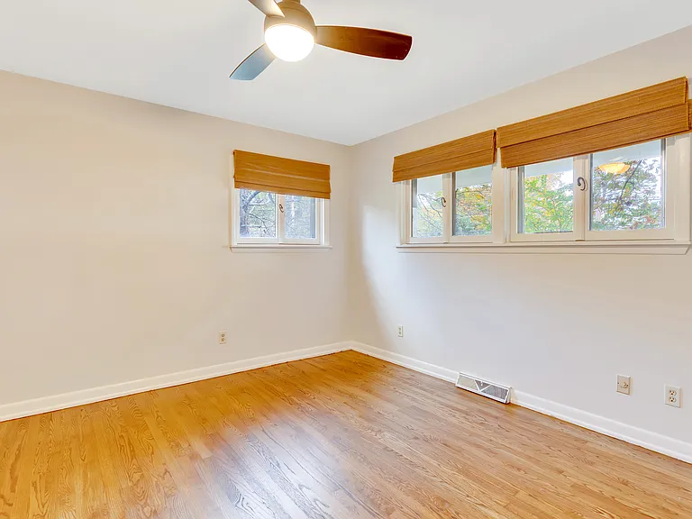 201 S Palisades Dr — Photo 16