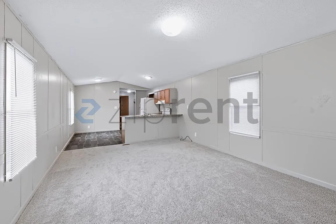 2 bed, 860 sqft, $975 — Photo 4
