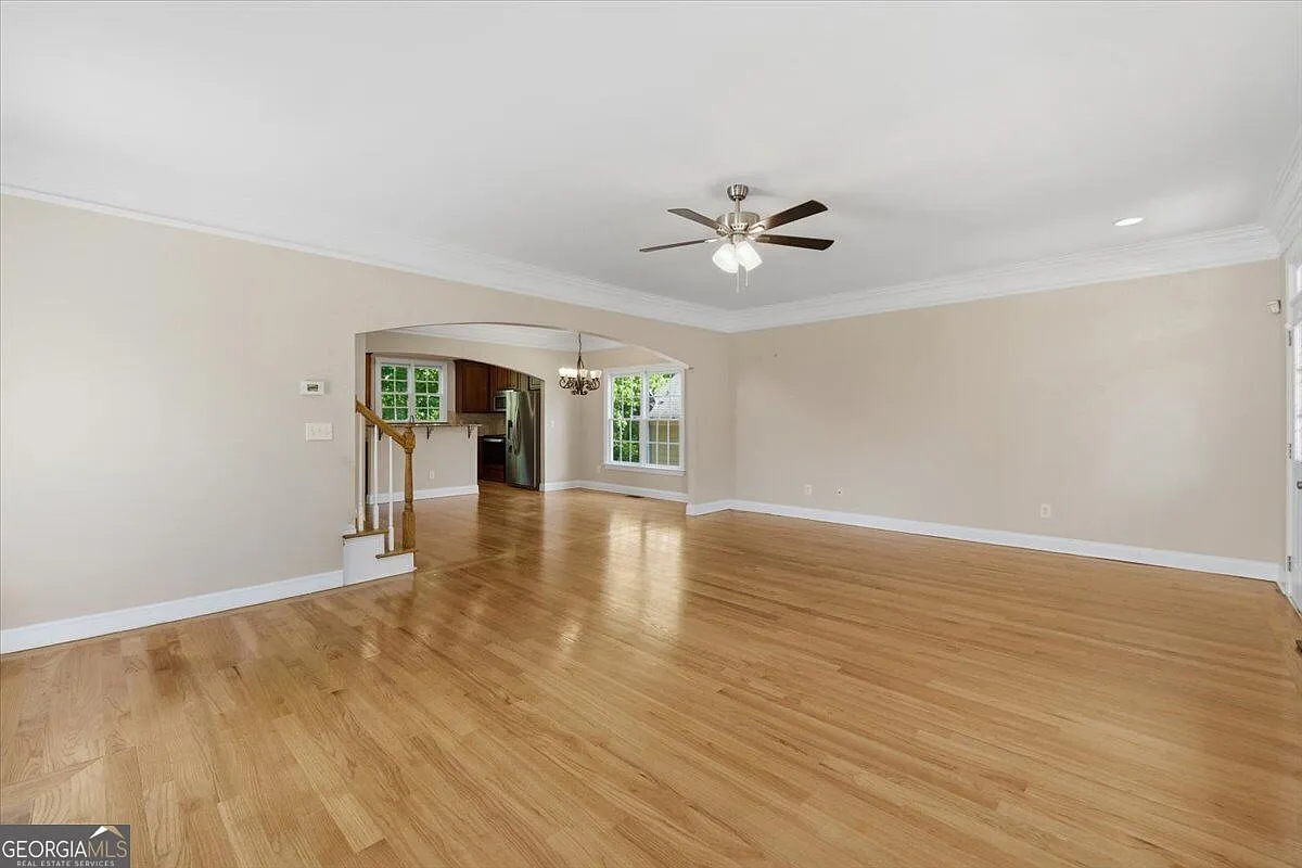 4 bed, 3.5 bath, 3488 sqft, $3,000 — Photo 4