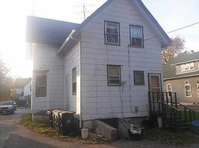 2nd image of 537 Raymond St